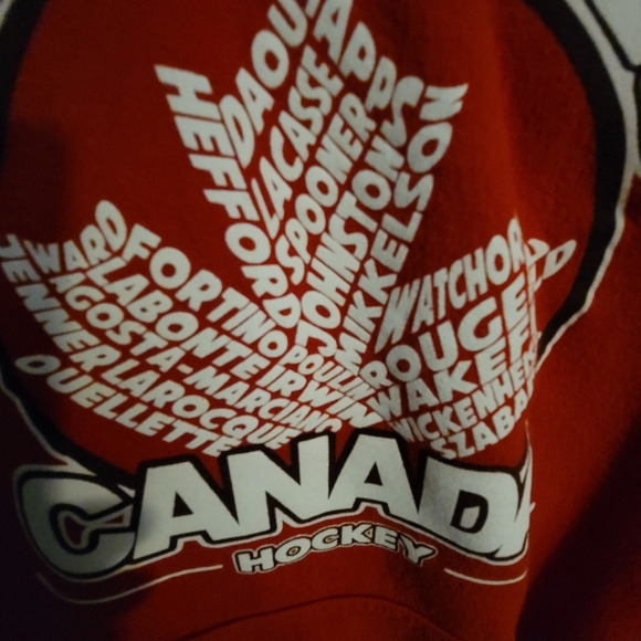 2014 Canadian Gold Medal Women's Hoodie - Picture 2 of 3